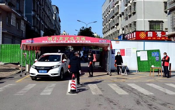 ?来之不易的500只口罩，终于送到了长沙县松雅社区防疫执勤点